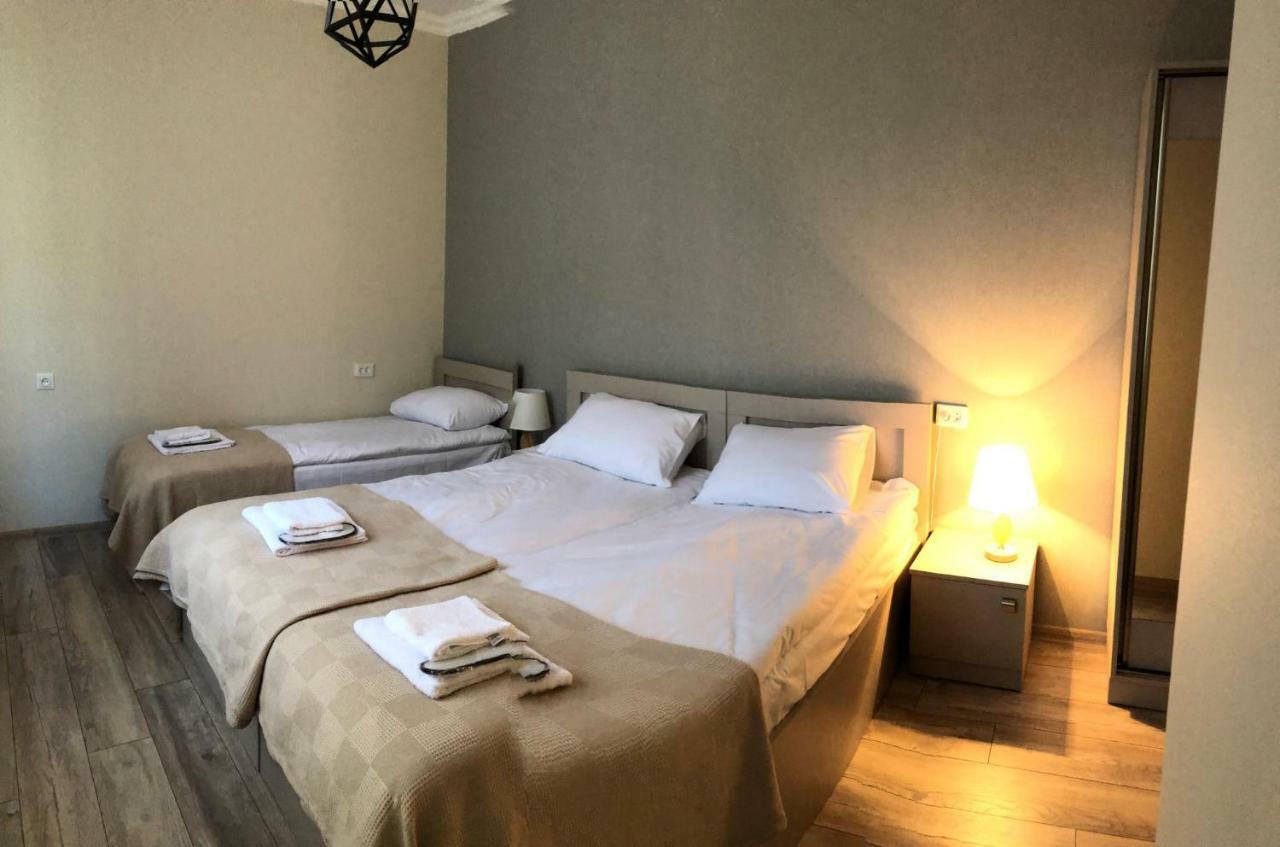 Baqari Inn Kazbegi Bilik gambar
